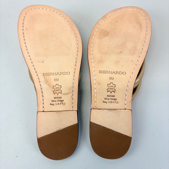 Bernardo Miami Sandal Womens Size 9M Distressed Platinum Gold Leather Thong Flat - Picture 5 of 5